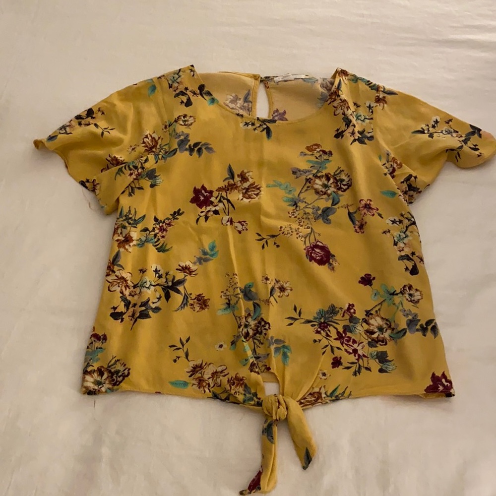 Women’s floral top